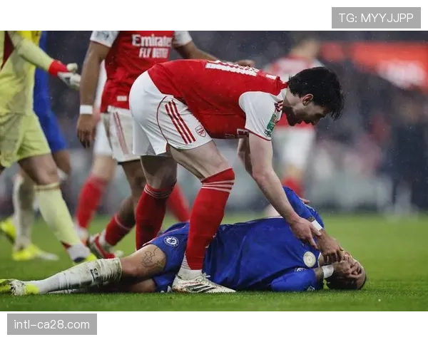 赛前最后一练,阿森纳全员健康,仅廷贝尔缺席